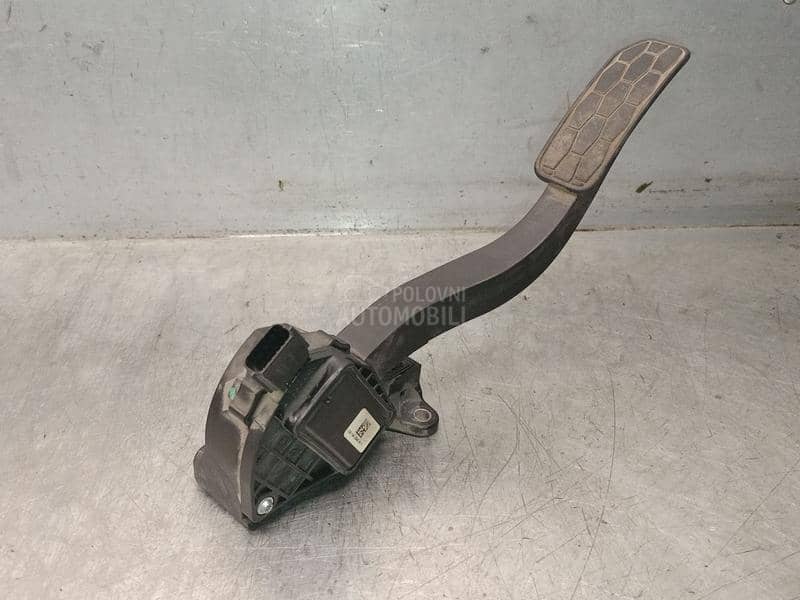 Pedala gasa