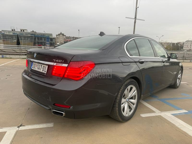 BMW 740 