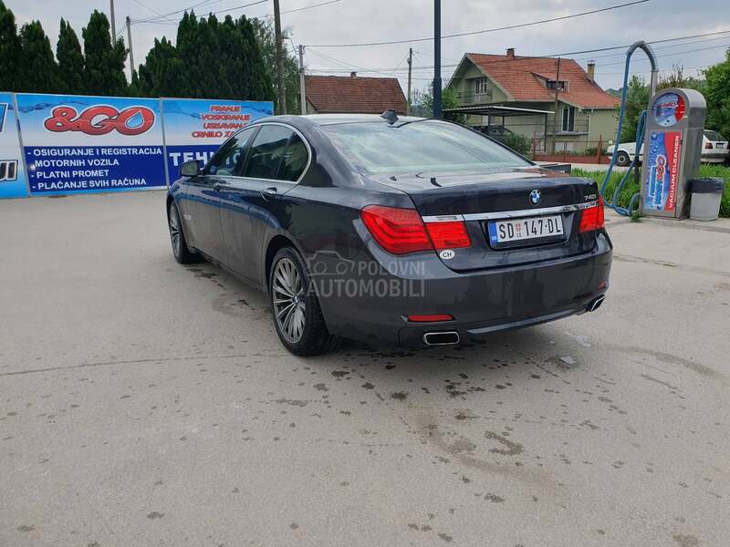BMW 740 