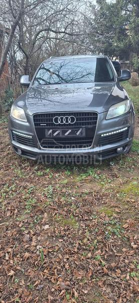 Delovi za Audi Q7