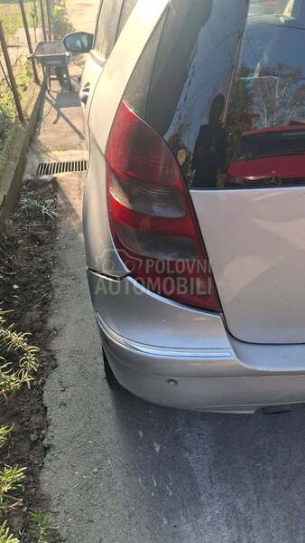 kompletan auto u delovima
