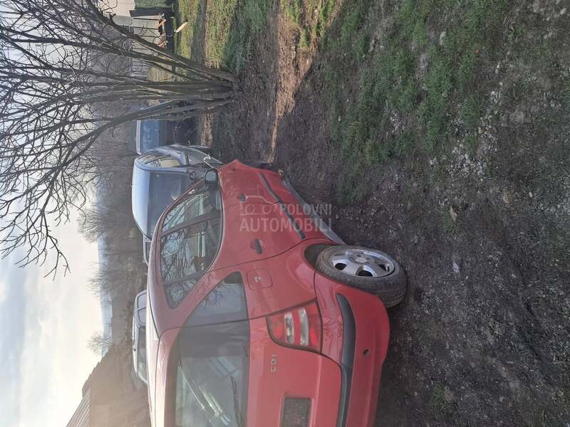 kompletan auto u delovima