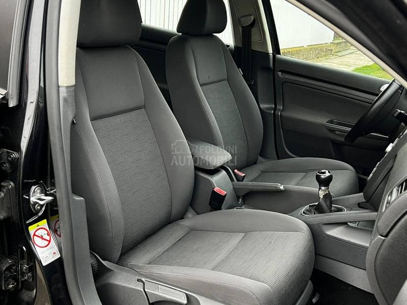 Volkswagen Golf 5 1.6b