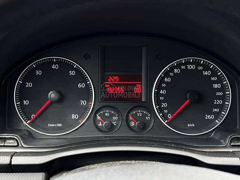 Volkswagen Golf 5 1.6b