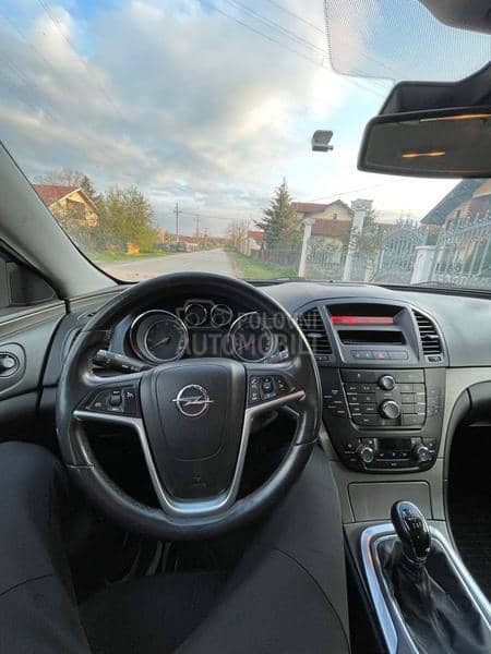 Opel Insignia 1.8 tng