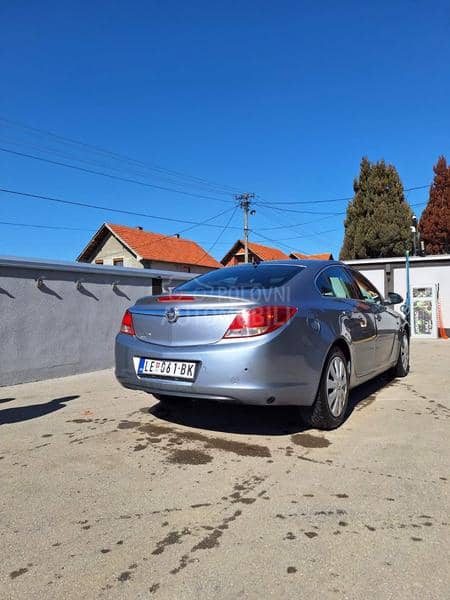 Opel Insignia 1.8 tng