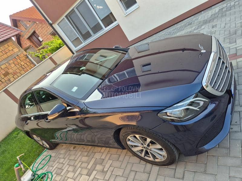 Mercedes Benz E 200 