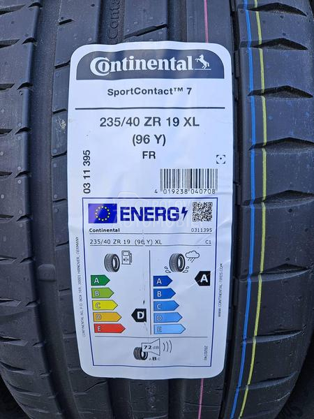Continental 235/40 R19 Letnja