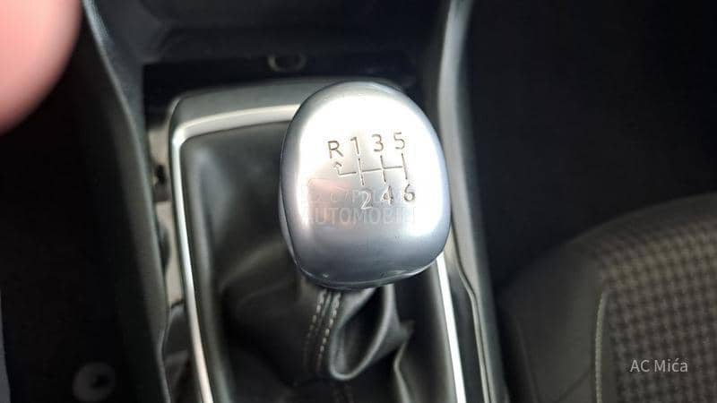 Peugeot 308 1.5 BLU NAV ALU LED
