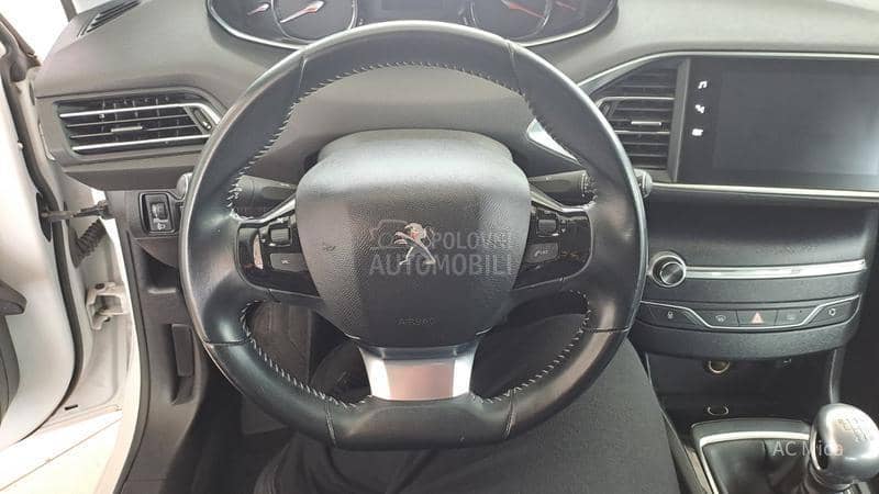 Peugeot 308 1.5 BLU NAV ALU LED