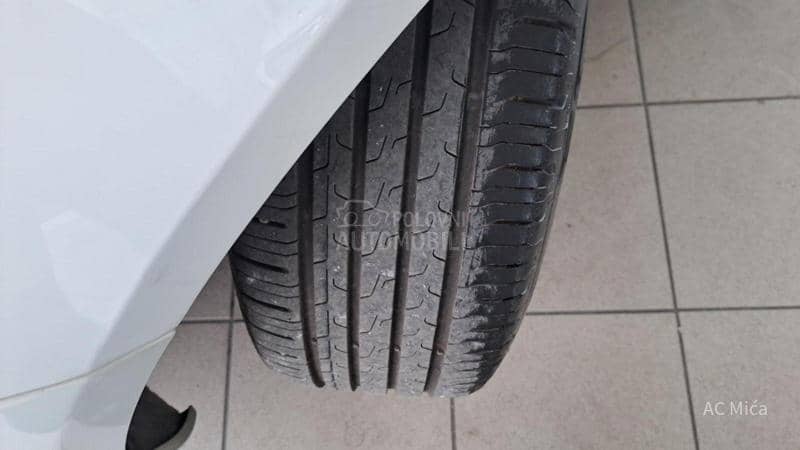 Peugeot 308 1.5 BLU NAV ALU LED