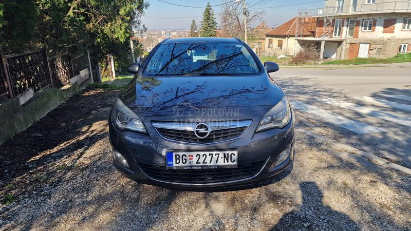 Opel Astra J 