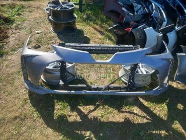 Branik za Toyota Corolla