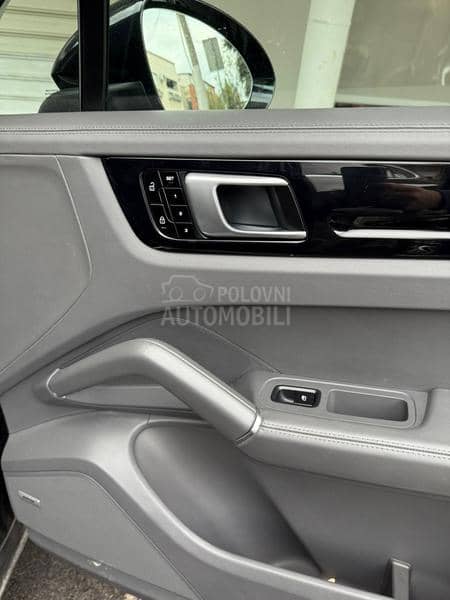 Porsche Cayenne COUPE sport chrono