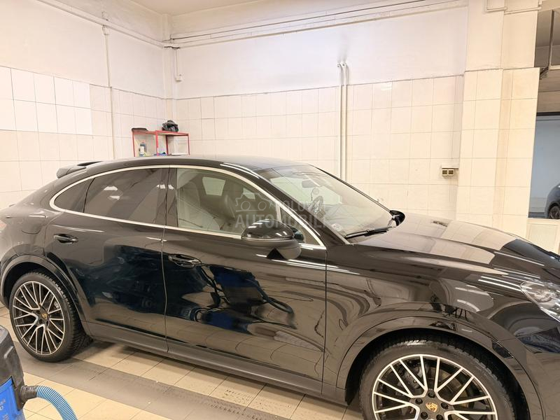 Porsche Cayenne COUPE sport chrono