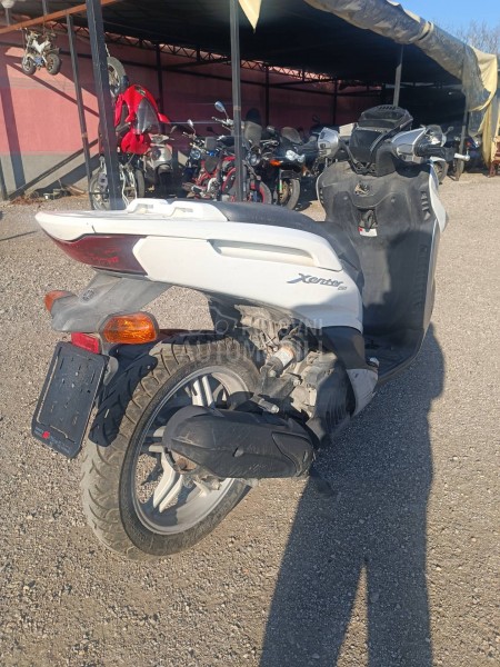 Yamaha xenter 125 delovi