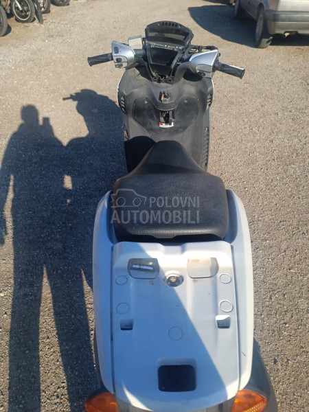 Yamaha xenter 125 delovi