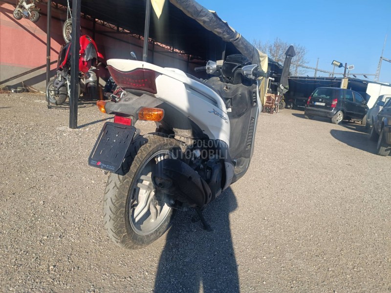 Yamaha xenter 125 delovi