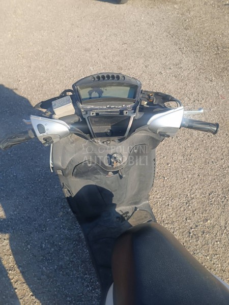 Yamaha xenter 125 delovi