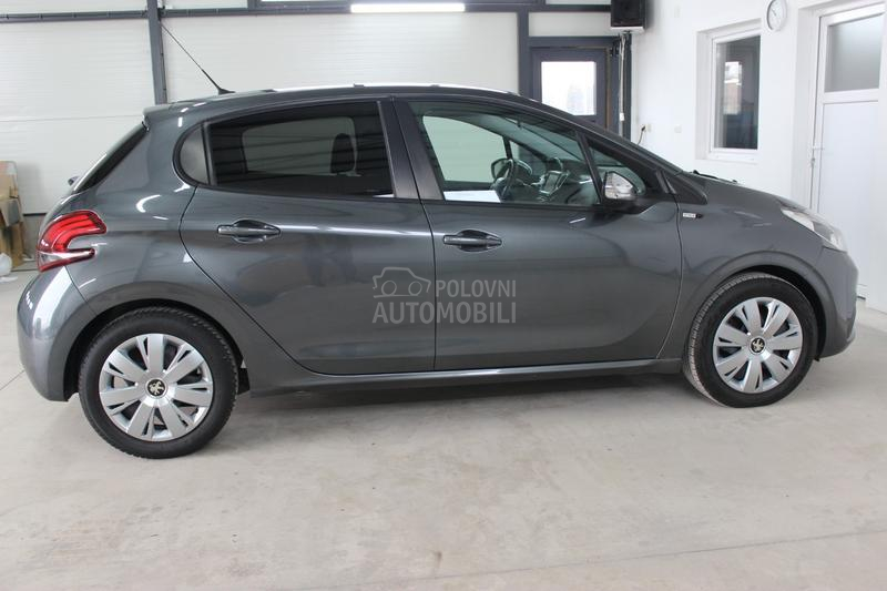 Peugeot 208 1.2 STYLE,  N O V