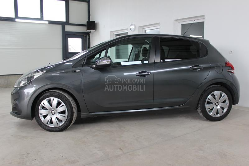 Peugeot 208 1.2 STYLE,  N O V
