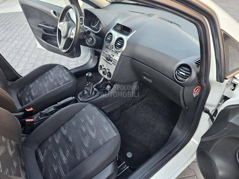 Opel Corsa D 1.4 TP VEL. SERVIS