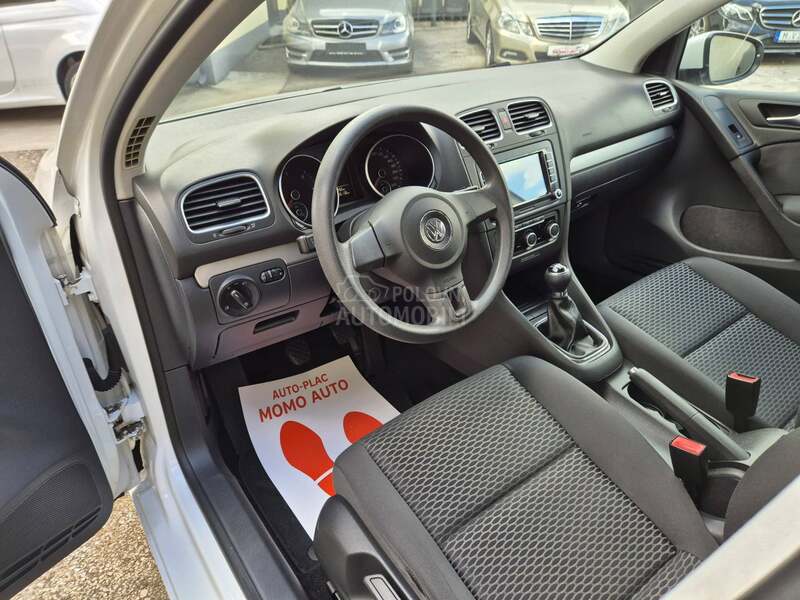 Volkswagen Golf 6 1.6 TDI  N A V I