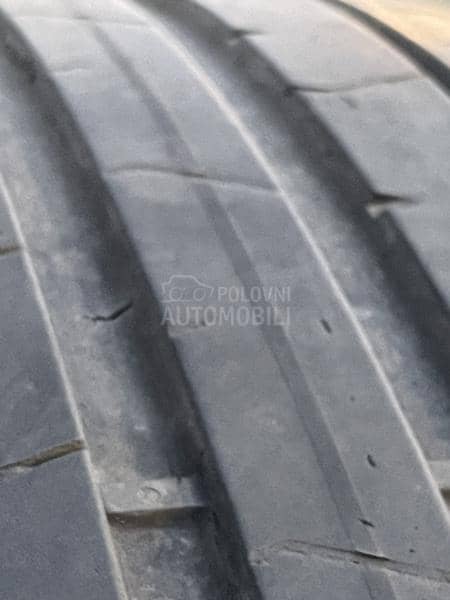 Pirelli 245/40 R19 Letnja