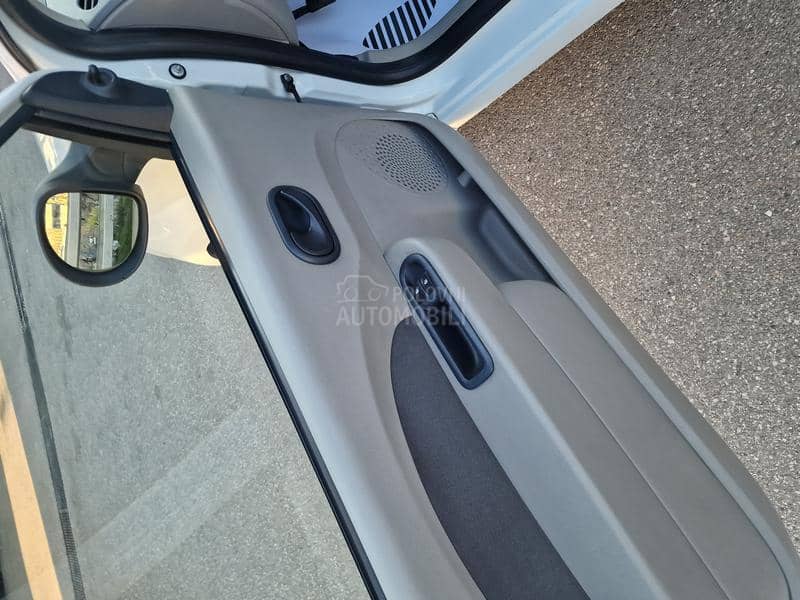 Renault Twingo 1,2 b