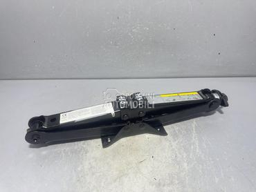 DIZALICA ZA AUTO za Audi A3