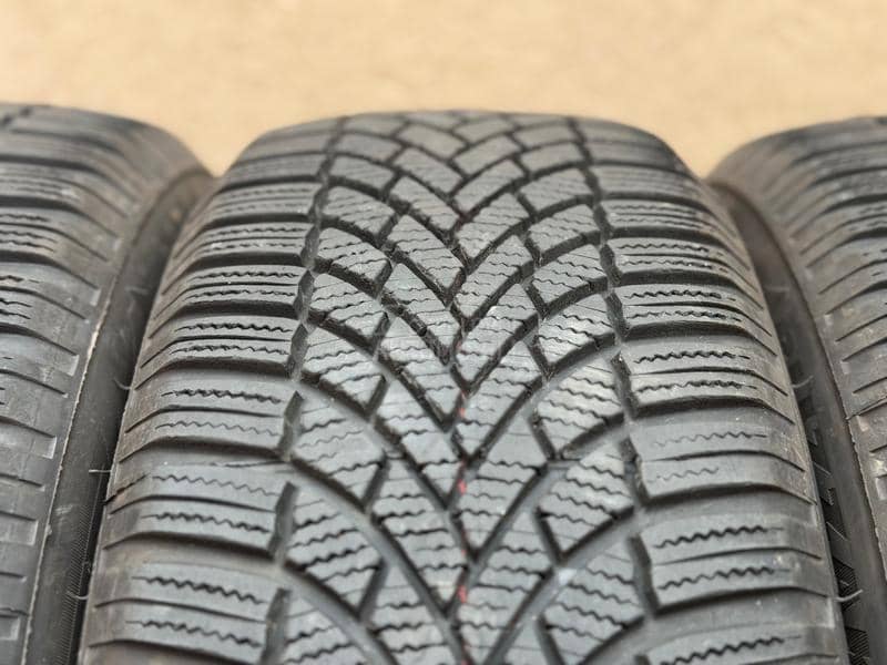 Bridgestone 205/60 R16 Zimska