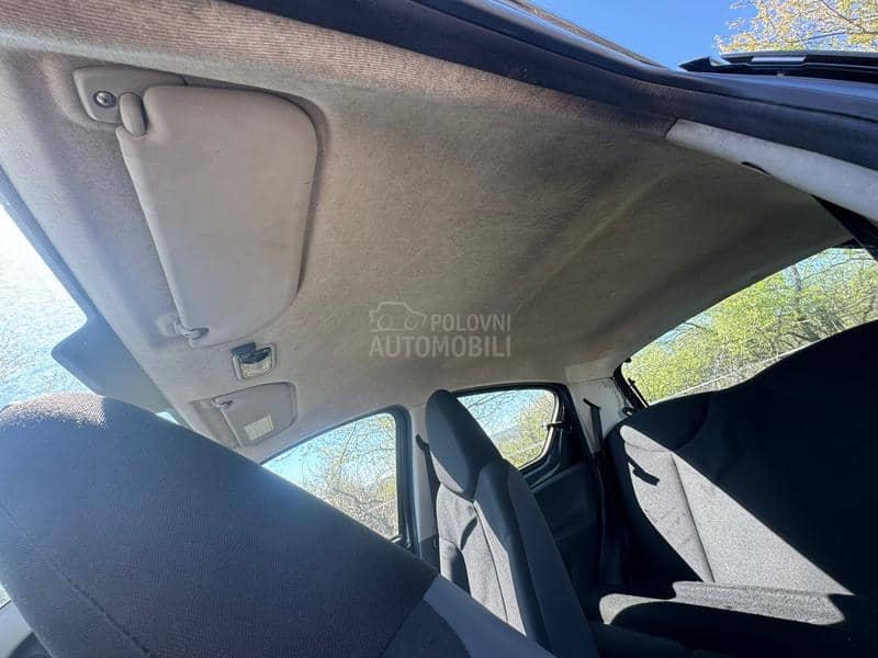 Toyota Aygo 5vrata 2005. god. -  kompletan auto u delovima