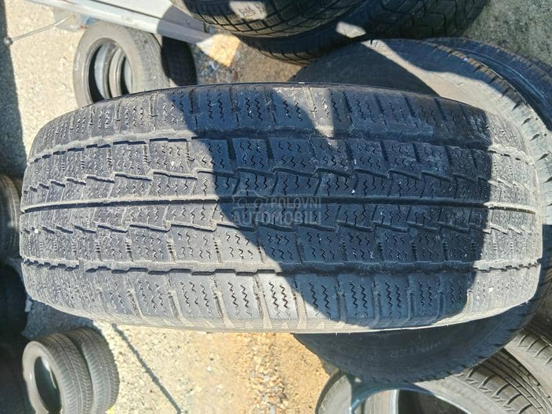 Hankook 215/60 R17 Zimska