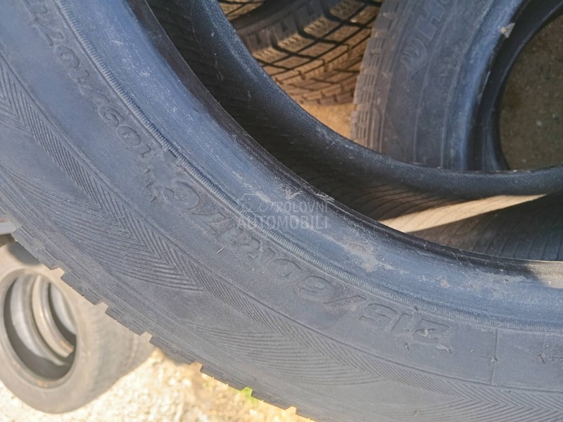 Hankook 215/60 R17 Zimska