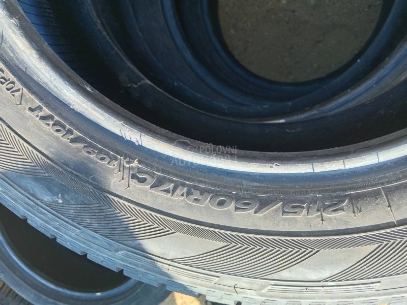 Hankook 215/60 R17 Zimska