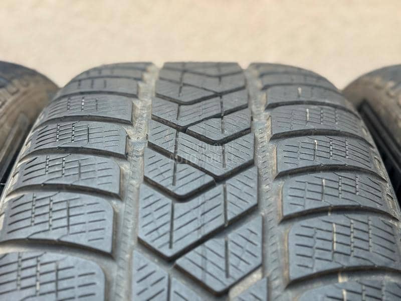 Pirelli 255/50 R19 Zimska
