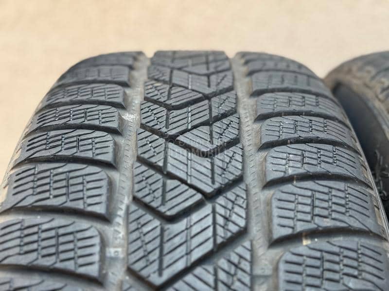Pirelli 235/55 R19 Zimska