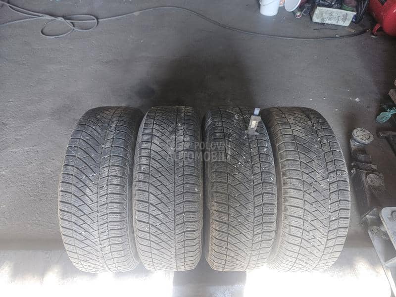 Continental 215/65 R16 Zimska