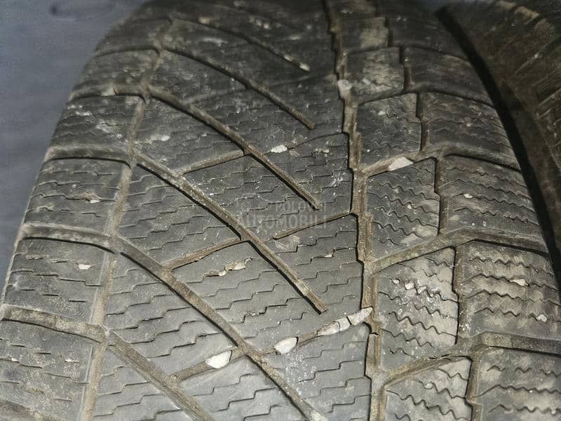 Continental 215/65 R16 Zimska