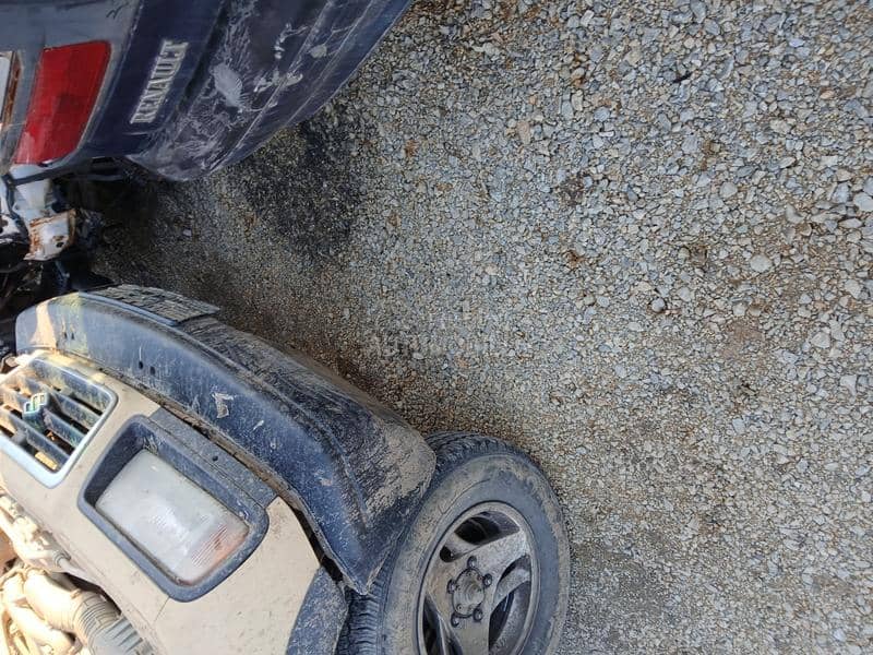 Suzuki Vitara -  kompletan auto u delovima