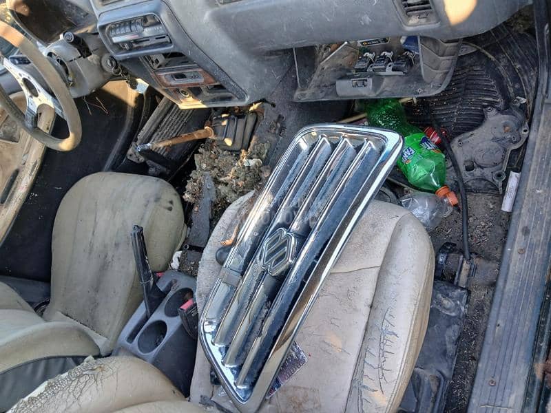 Suzuki Vitara -  kompletan auto u delovima