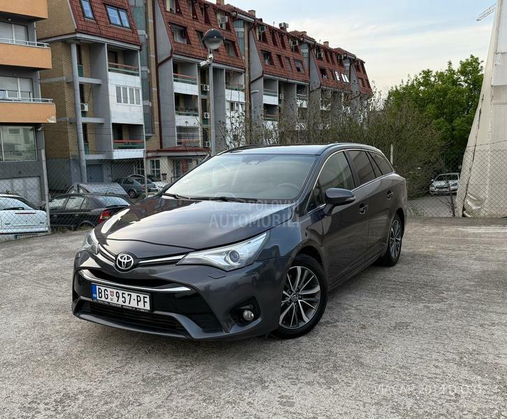 Toyota Avensis 2.0 D-4D NAV/KAMERA