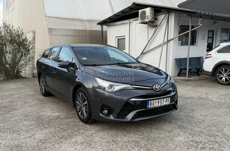 Toyota Avensis 2.0 D-4D NAV/KAMERA