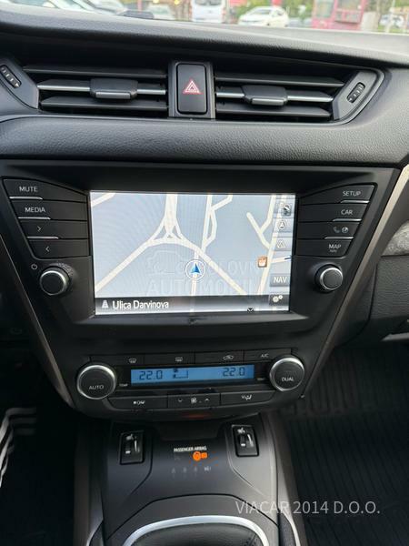 Toyota Avensis 2.0 D-4D NAV/KAMERA