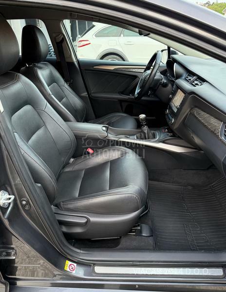Toyota Avensis 2.0 D-4D NAV/KAMERA