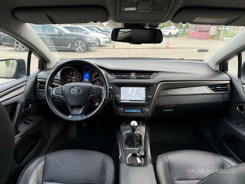Toyota Avensis 2.0 D-4D NAV/KAMERA