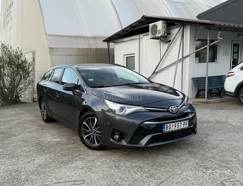 Toyota Avensis 2.0 D-4D NAV/KAMERA