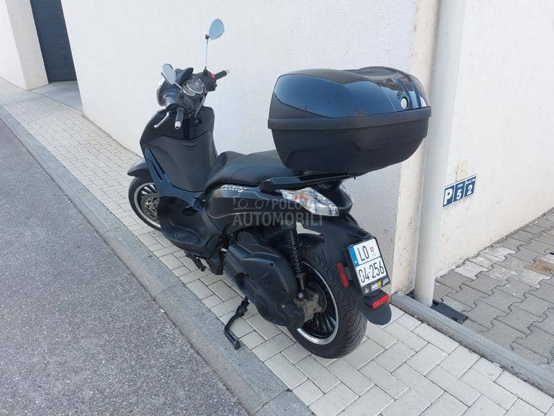 Piaggio Beverly 300