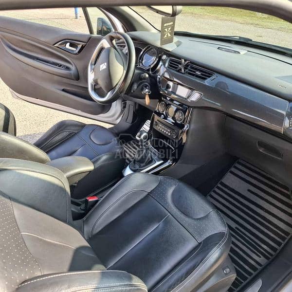 Citroen DS3 VF7SA5FR8AW506511