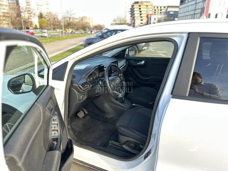 Ford Puma TITANIUM DC7